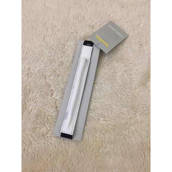 heyday™ Apple Pencil Sleeve - Off White - Picture 1 of 1